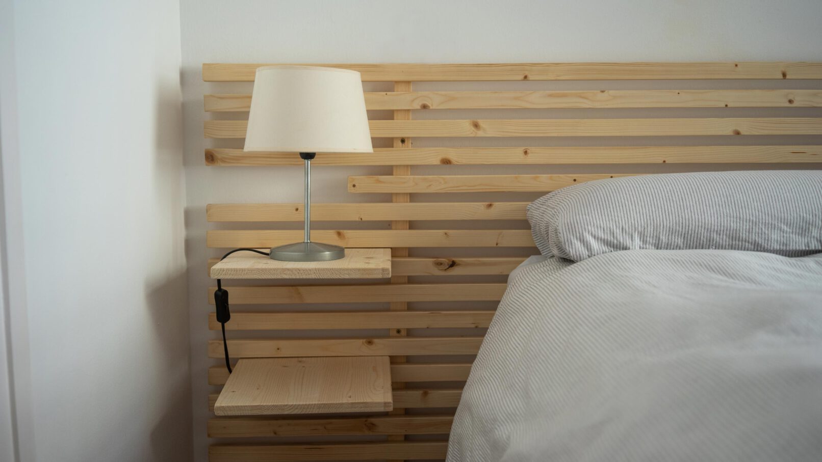 Cabezal de cama de madera